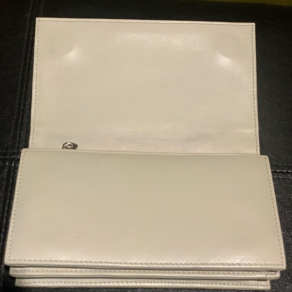 Alice + Olivia - Rhinestone & Beaded Flower Evening Clutch Handbag - Picture 4 of 9